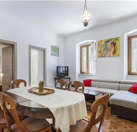 6 bedroom villa with pool near Labin, Istria, sleeps 12